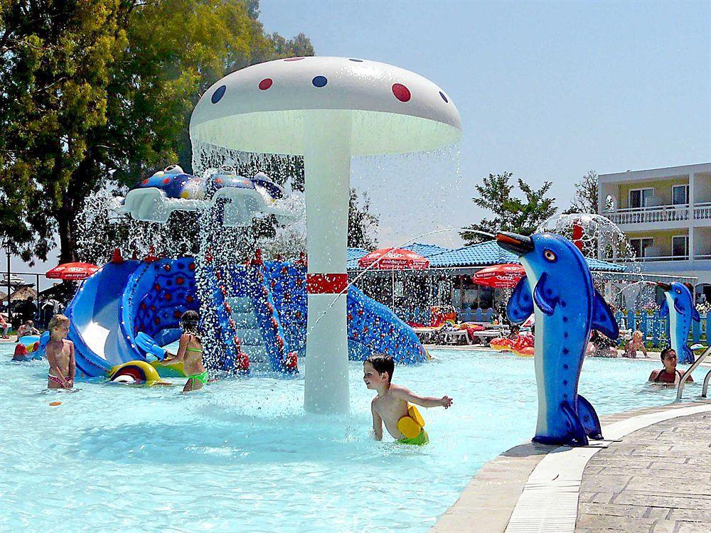 Messonghi Beach Holiday Resort Moraitika Exterior photo
