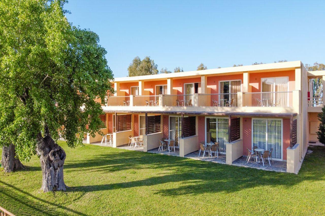 Messonghi Beach Holiday Resort Moraitika Exterior photo