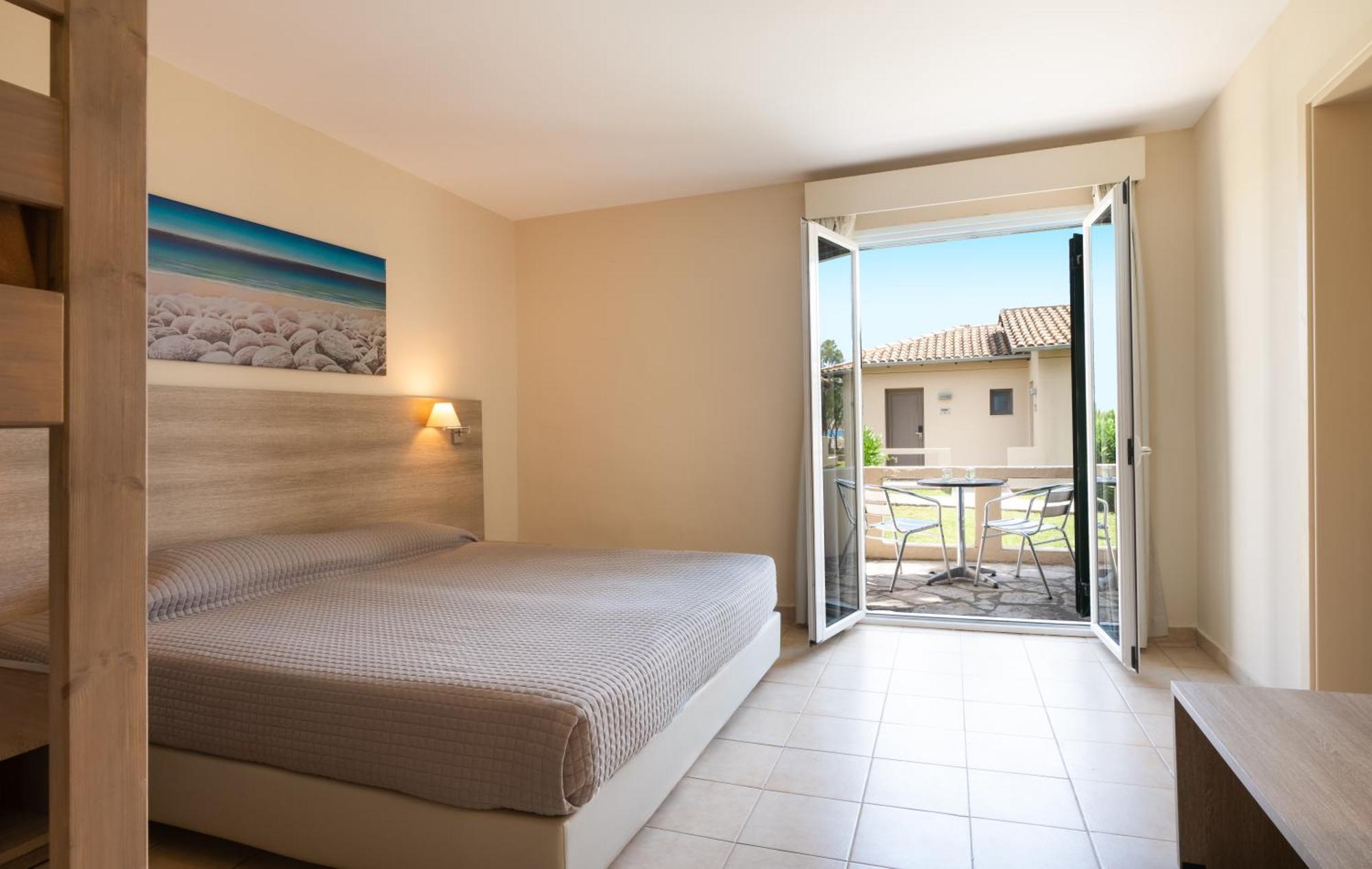 Messonghi Beach Holiday Resort Moraitika Exterior photo