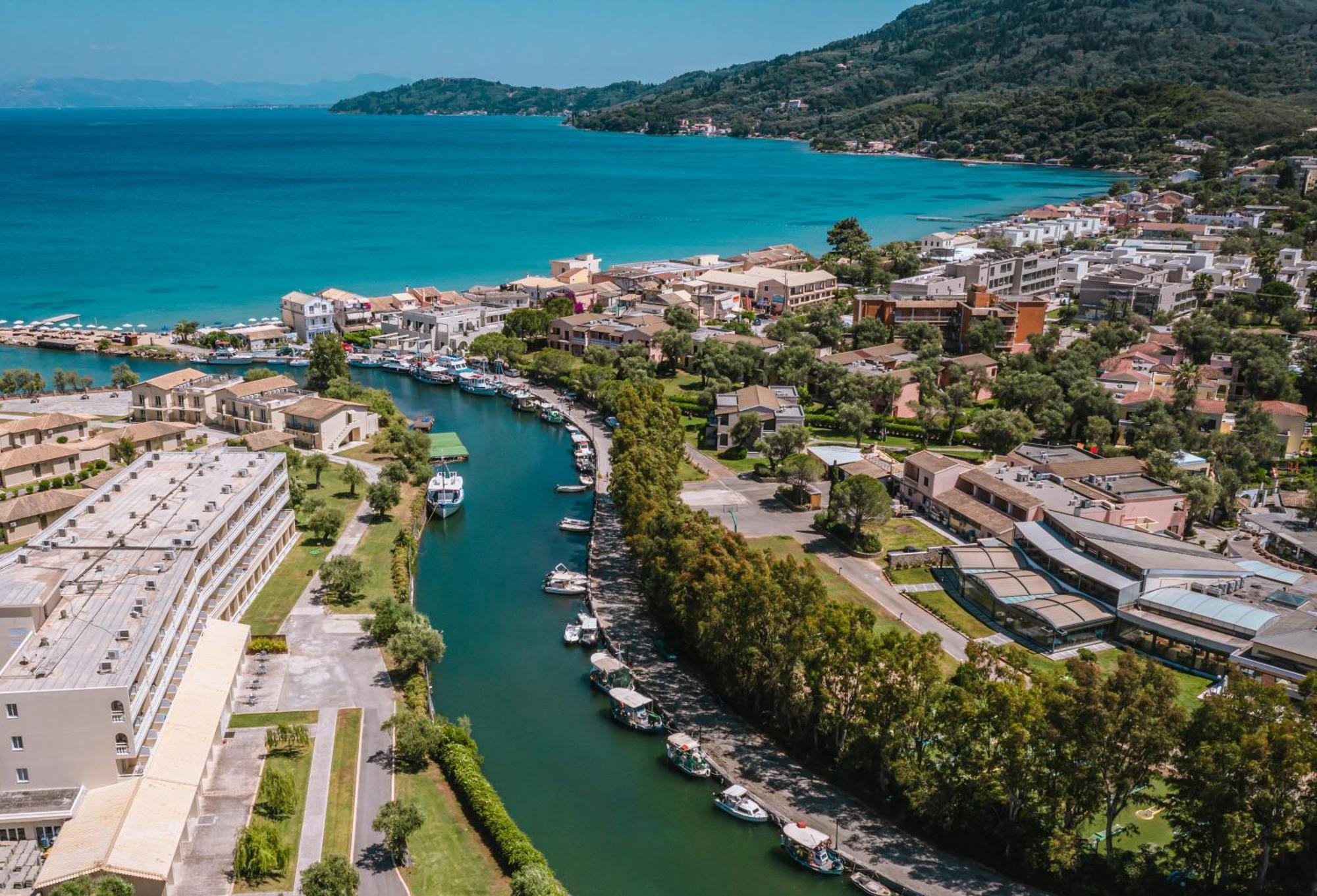 Messonghi Beach Holiday Resort Moraitika Exterior photo