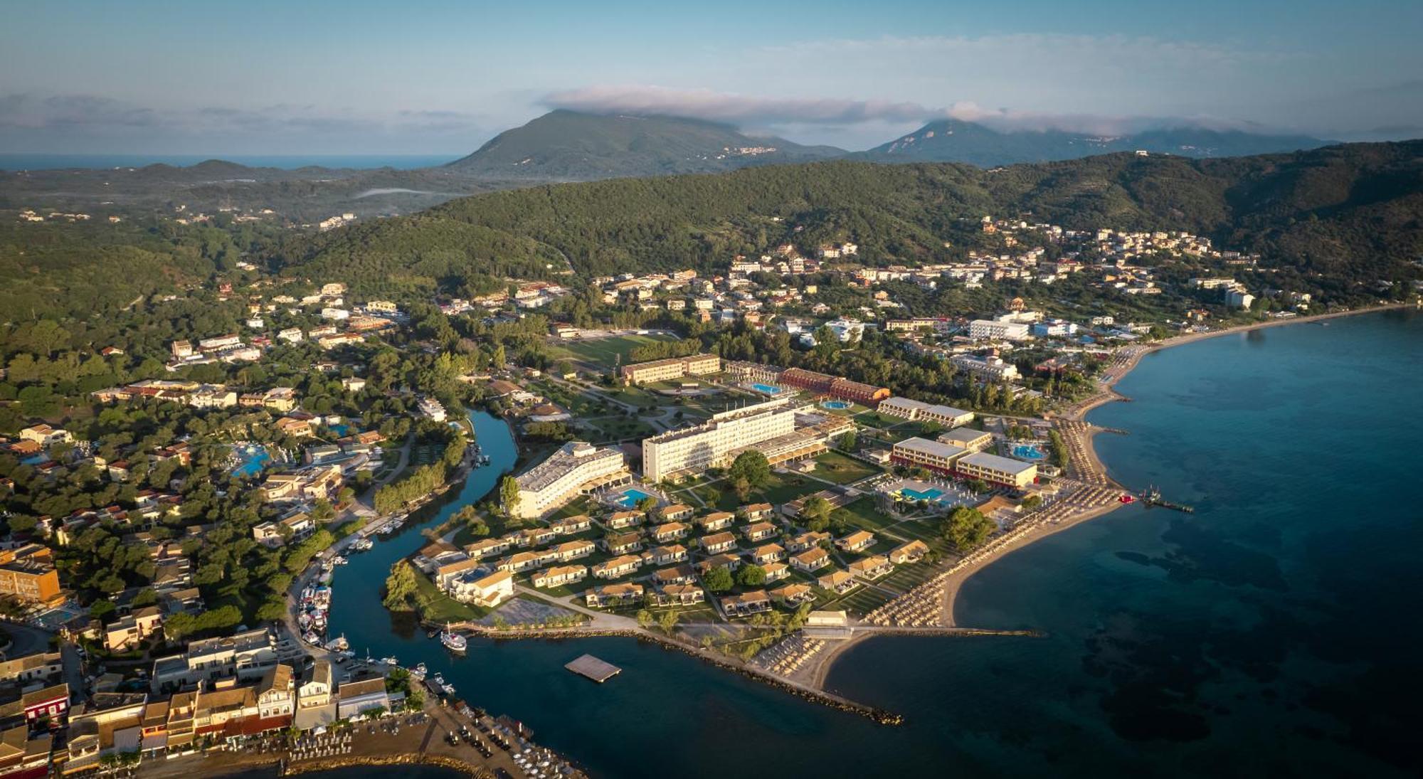 Messonghi Beach Holiday Resort Moraitika Exterior photo